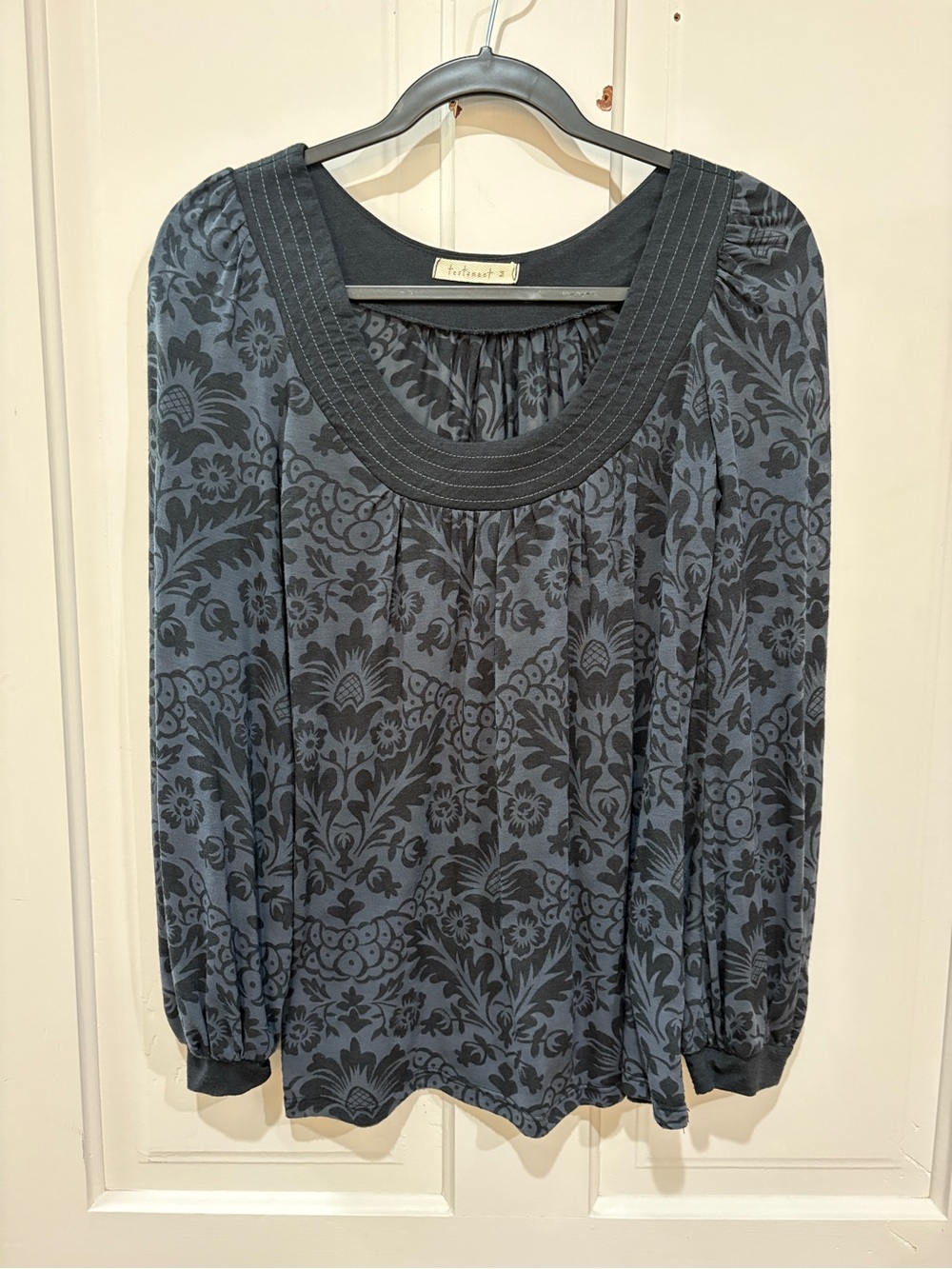 Textured Scoop-Neck Long Sleeve Top - Black & Slate